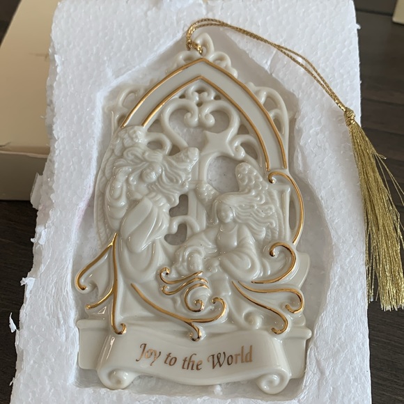 Lenox Hymn of The Angels Ornament - Picture 5 of 5